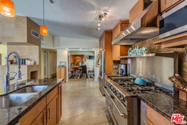 1521 E Via Roberto Miguel, Palm Springs, CA 92262