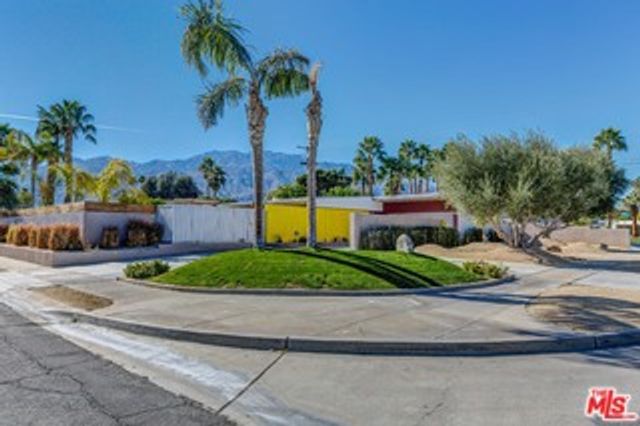 1521 E Via Roberto Miguel, Palm Springs, CA 92262