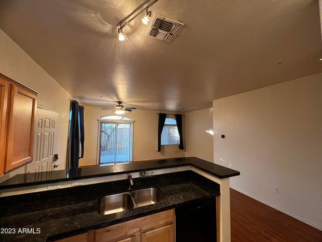 2250 E Deer Valley Road Unit 21, Phoenix, AZ 85024
