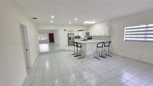 3041 NW 16th St, Miami, FL 33125