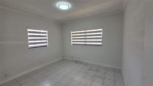 3041 NW 16th St, Miami, FL 33125
