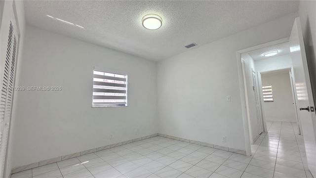 3041 NW 16th St, Miami, FL 33125
