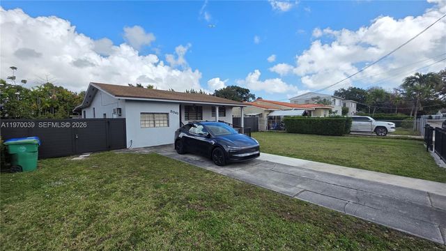 3041 NW 16th St, Miami, FL 33125