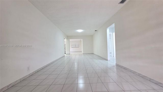 3041 NW 16th St, Miami, FL 33125