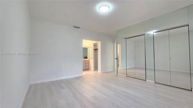 3041 NW 16th St, Miami, FL 33125