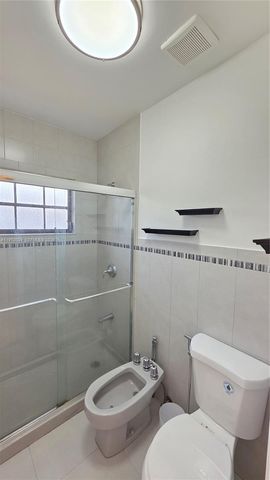 3041 NW 16th St, Miami, FL 33125