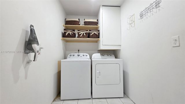 3041 NW 16th St, Miami, FL 33125