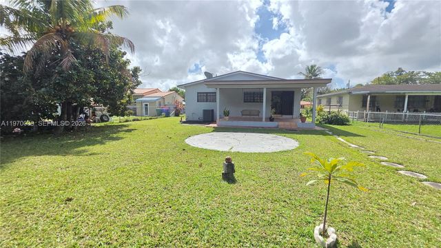 3041 NW 16th St, Miami, FL 33125