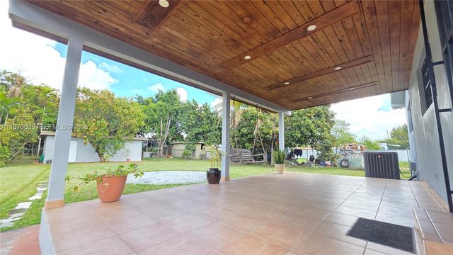 3041 NW 16th St, Miami, FL 33125