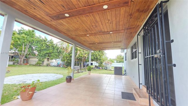 3041 NW 16th St, Miami, FL 33125