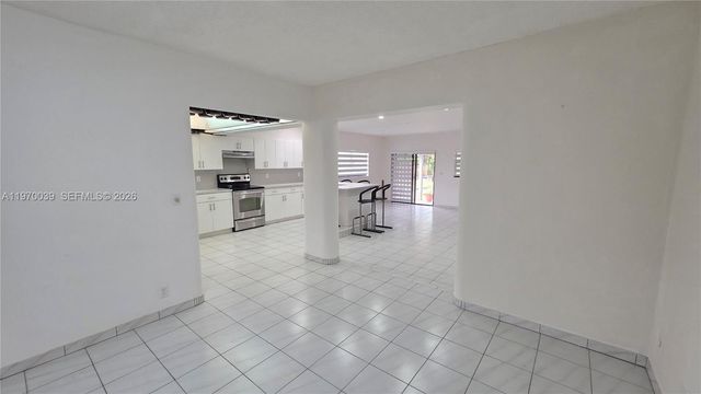 3041 NW 16th St, Miami, FL 33125