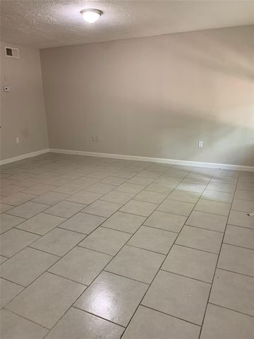 6519 Sloan 2, Houston, TX 77087