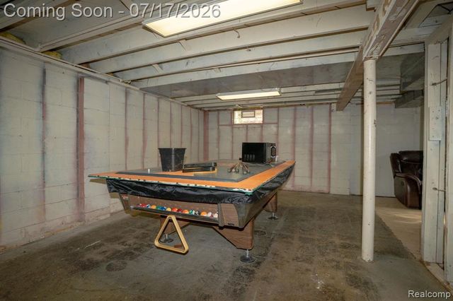 18641 Sumner, Redford, MI 48240