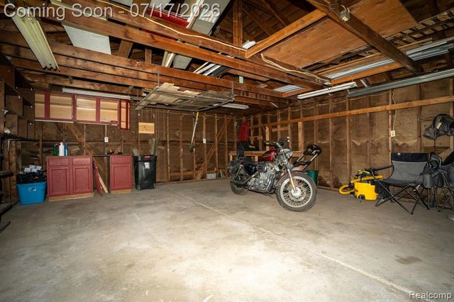 18641 Sumner, Redford, MI 48240