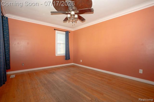18641 Sumner, Redford, MI 48240