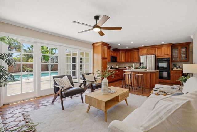 10325 Avenida Magnifica, San Diego, CA 92131