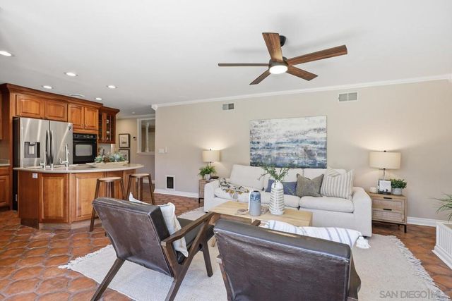 10325 Avenida Magnifica, San Diego, CA 92131