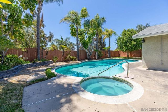 10325 Avenida Magnifica, San Diego, CA 92131