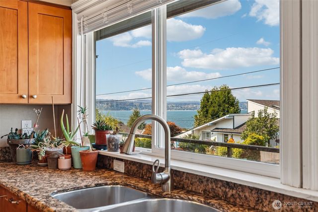 955 2nd Street, Mukilteo, WA 98275