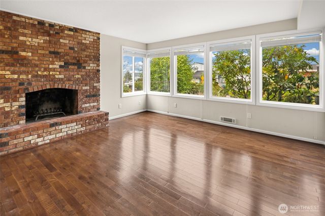 955 2nd Street, Mukilteo, WA 98275