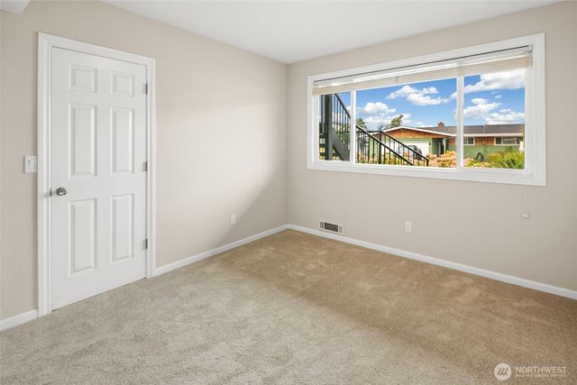 955 2nd Street, Mukilteo, WA 98275