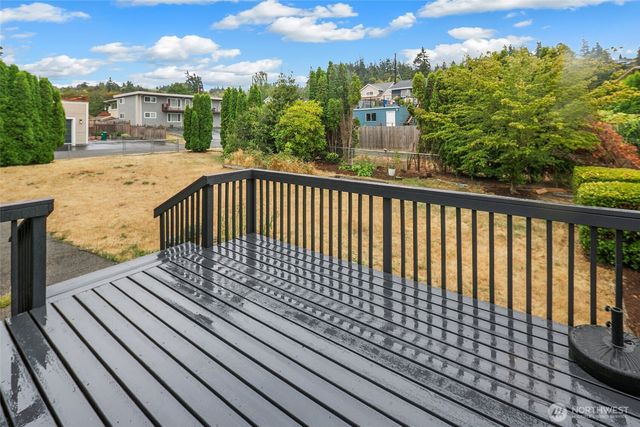 955 2nd Street, Mukilteo, WA 98275
