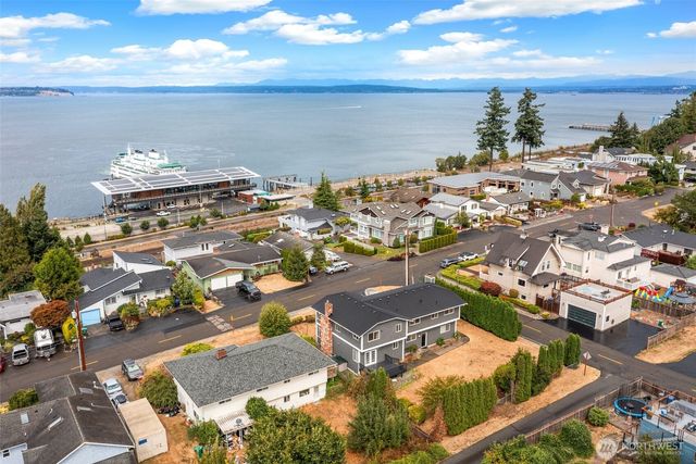 955 2nd Street, Mukilteo, WA 98275