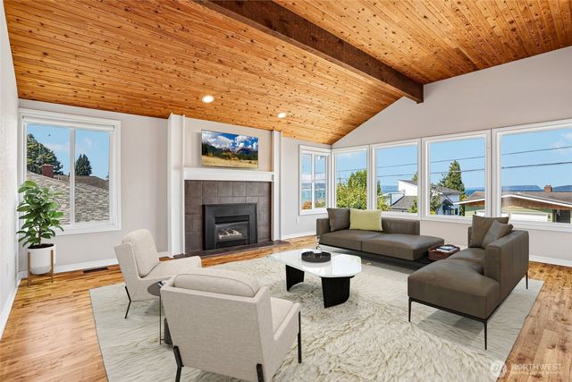 955 2nd Street, Mukilteo, WA 98275