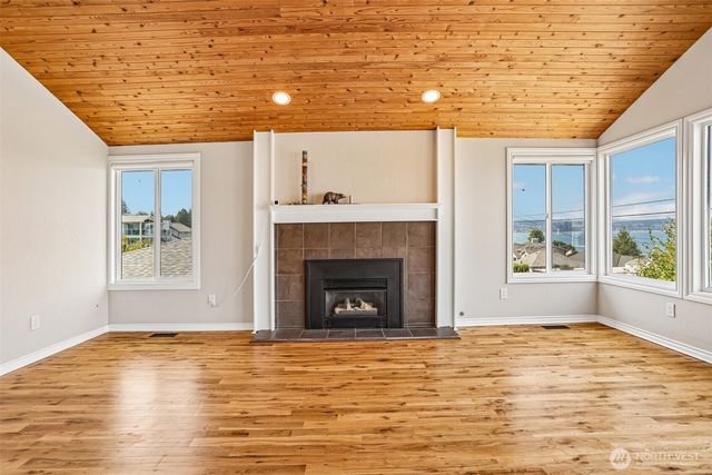 955 2nd Street, Mukilteo, WA 98275