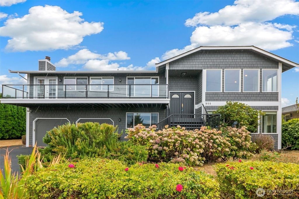 955 2nd Street, Mukilteo, WA 98275