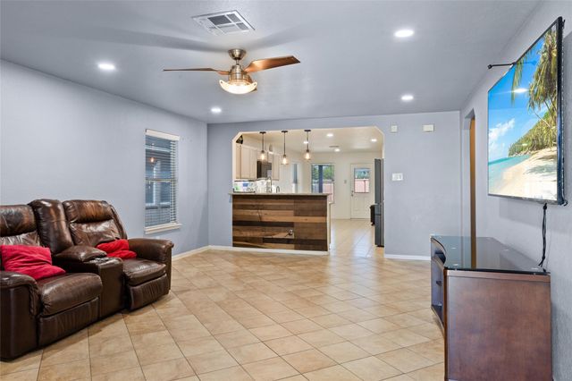 9219 Summer Valley Lane, Richmond, TX 77407