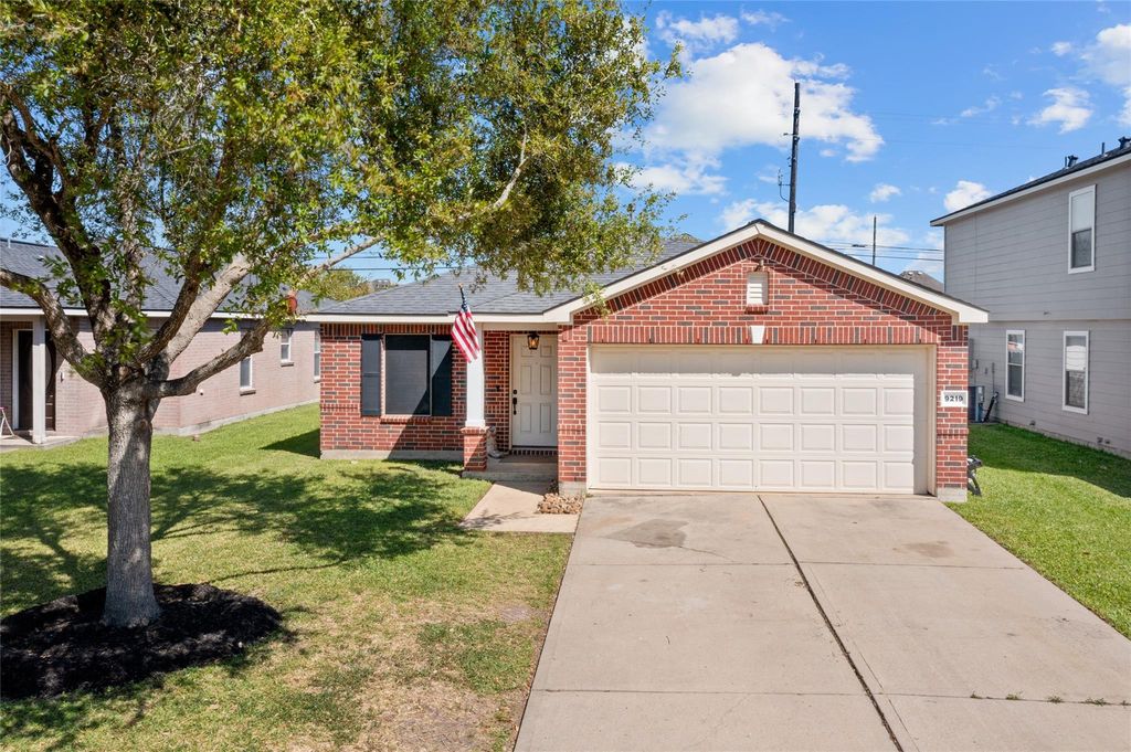 9219 Summer Valley Lane, Richmond, TX 77407