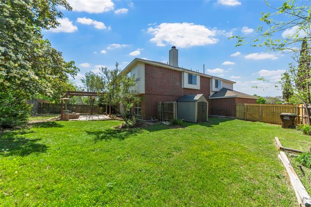 7005 Livingston Drive, Denton, TX 76210