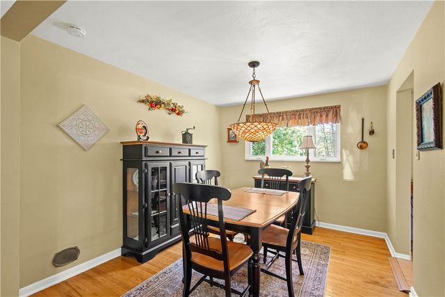 448 Saratoga Dr, Pleasant Hills, PA 15236