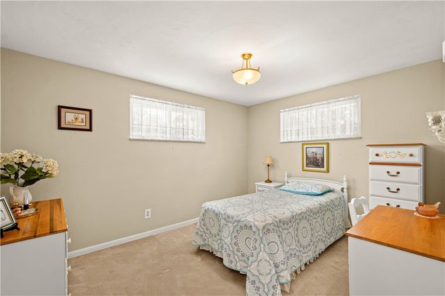 448 Saratoga Dr, Pleasant Hills, PA 15236