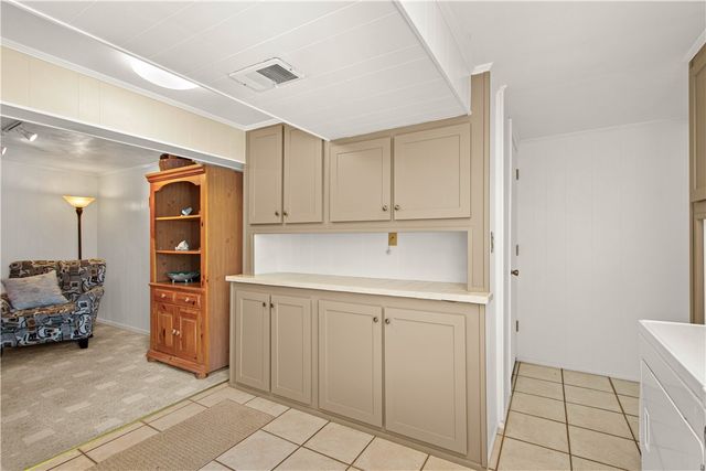 448 Saratoga Dr, Pleasant Hills, PA 15236