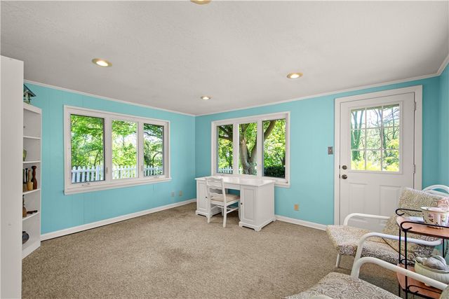 448 Saratoga Dr, Pleasant Hills, PA 15236