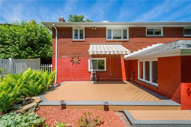 448 Saratoga Dr, Pleasant Hills, PA 15236