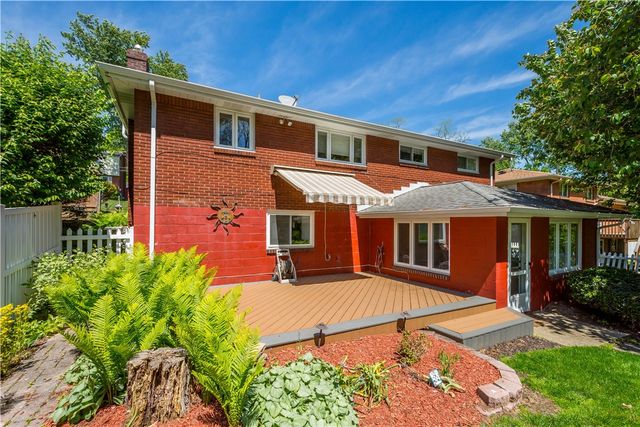 448 Saratoga Dr, Pleasant Hills, PA 15236