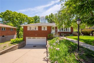 448 Saratoga Dr, Pleasant Hills, PA 15236