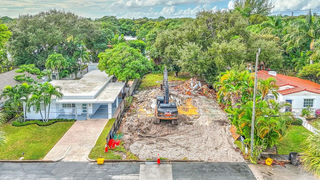 3309 Floral Avenue, West Palm Beach, FL 33407
