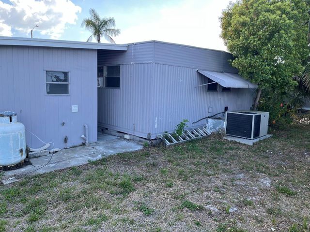 2505 E BAY DRIVE 77, Largo, FL 33771