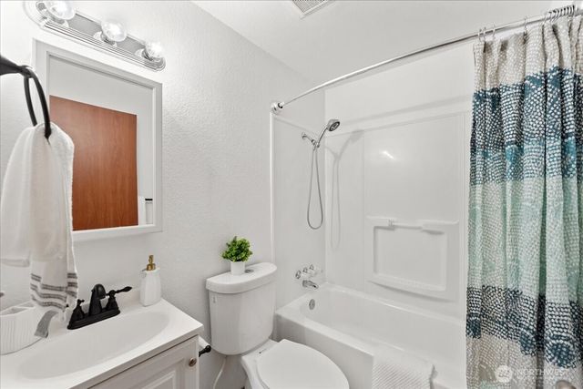 19310 Crescent Drive E, Spanaway, WA 98387