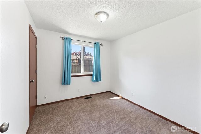19310 Crescent Drive E, Spanaway, WA 98387