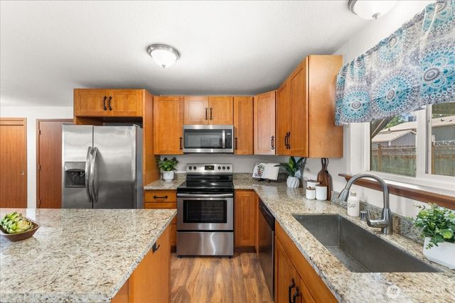 19310 Crescent Drive E, Spanaway, WA 98387