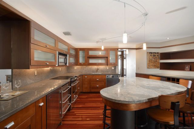 7811 Eads Ave 311, La Jolla, CA 92037