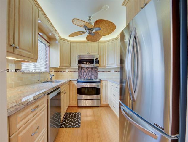 15108 Ashland Dr 221, Delray Beach, FL 33484