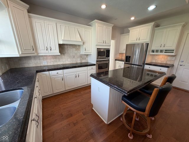 3268 W Hawthorne Drive W, Carmel, IN 46033