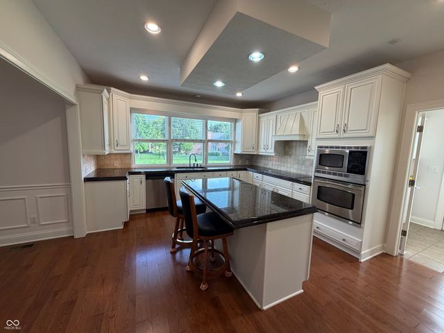 3268 W Hawthorne Drive W, Carmel, IN 46033