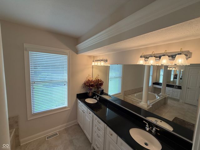 3268 W Hawthorne Drive W, Carmel, IN 46033